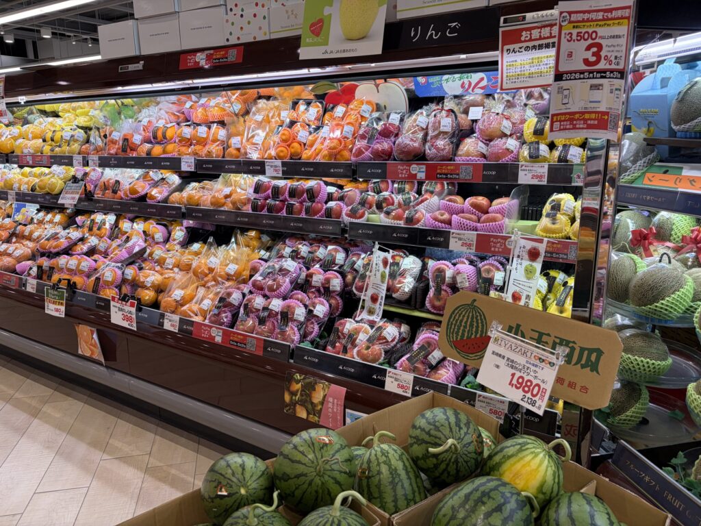 Aコープ果物売り場
