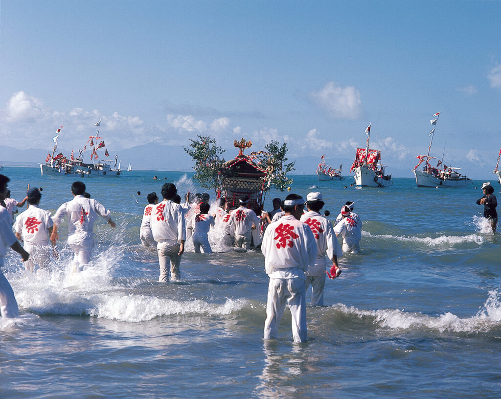 海を渡る祭礼